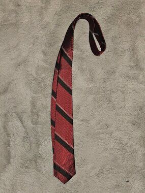 Red/black 70's rep stripe tie.
